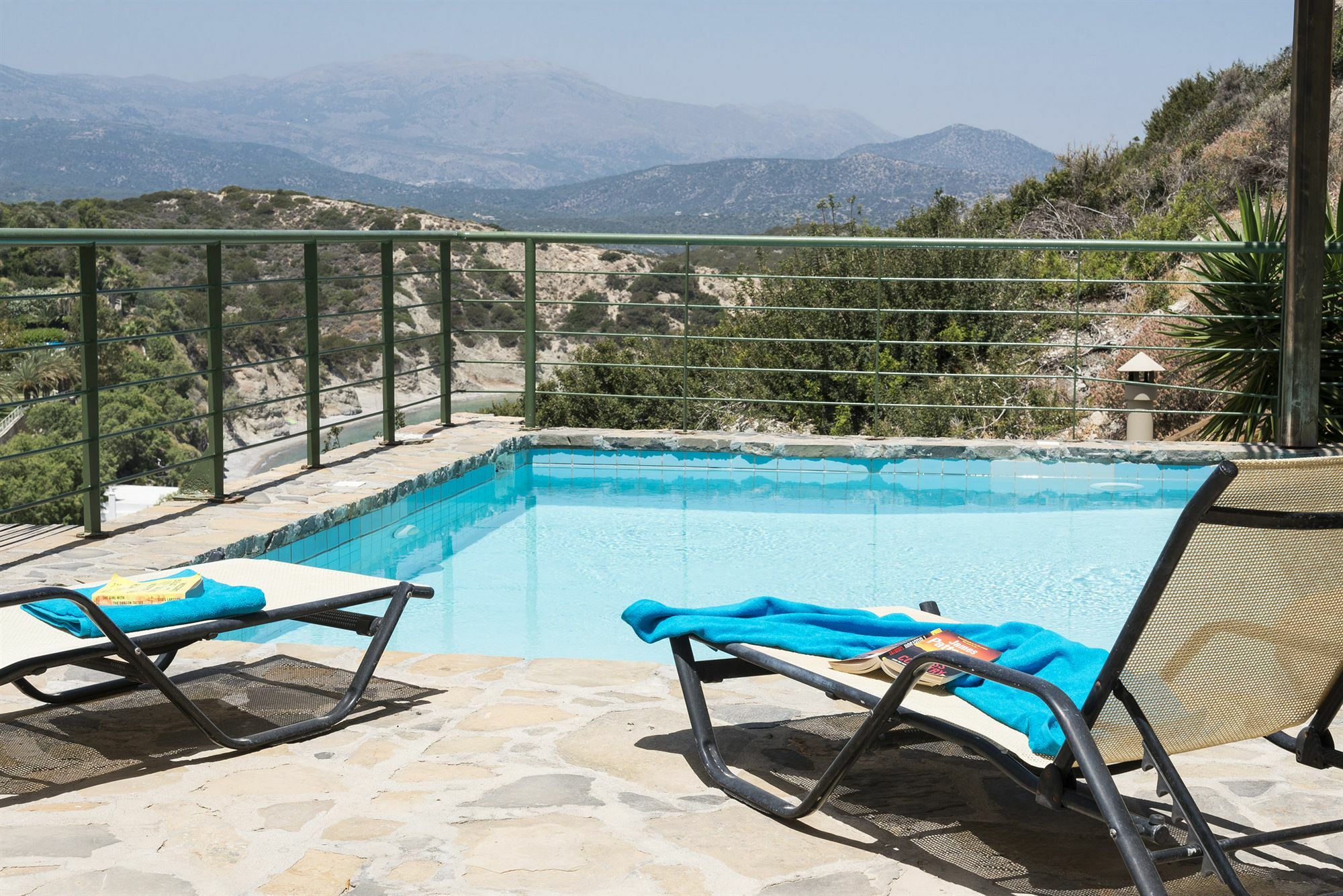 Istron Villas Luaran gambar